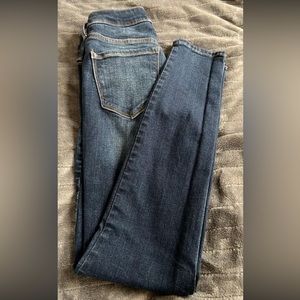 Old navy Rockstars super skinny size 4 never worn ￼